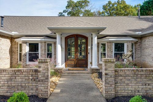 5812 Lake Resort Dr, Hixson, TN, 37343-4618 | Card Image