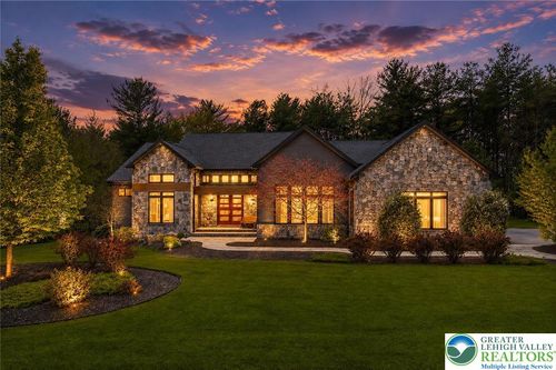 95 Nottingham Ct, Palmerton, PA, 18071-4058 | Card Image