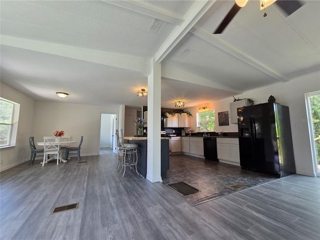 Vaulted Ceilings | Image 28