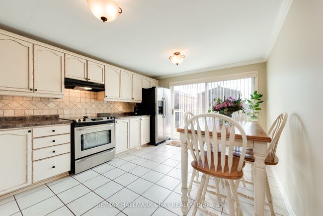 30 Weymouth Rd, House other with 5 bedrooms, 2 bathrooms and 2 parking in Barrie ON | Image 8