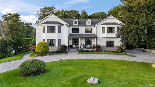 105 Woodhill Ln, Manhasset, NY, 11030-1716 | Card Image