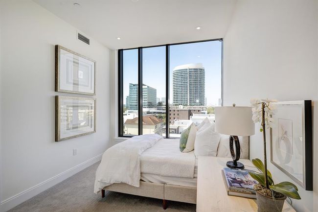 UNIT-605 - 2323 W Main St, Condo with 2 bedrooms, 3 bathrooms and 2 parking in Houston TX | Image 16