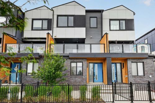 8554 19 Ave Se, Calgary, AB, T2A0M8 | Card Image