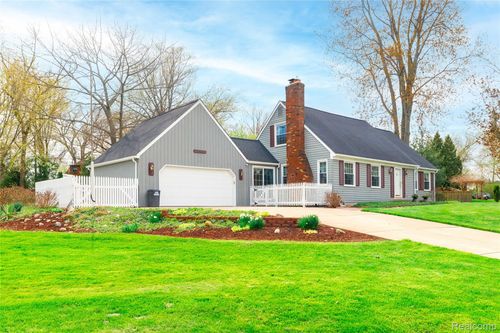 27758 Johnson Rd, Grosse Ile, MI, 48138-2017 | Card Image