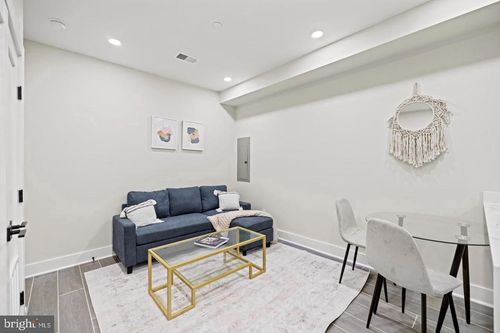 3-824 18th St Ne, WASHINGTON, DC, 20002-8144 | Card Image