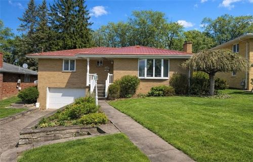 719 Locust St, Greensburg, PA, 15601-5706 | Card Image