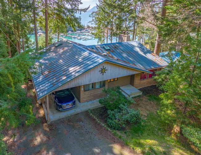 2779 Schooner Way, House other with 3 bedrooms, 1 bathrooms and 3 parking in Pender Island BC | Image 2