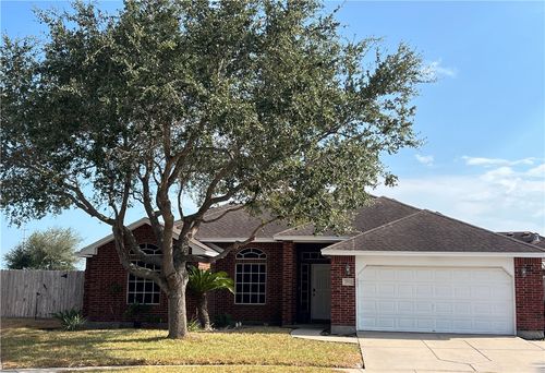 7021 Vineyard Dr, Corpus Christi, TX, 78414-3950 | Card Image