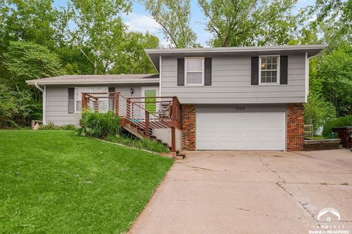 1902 Melholland Rd, Lawrence, KS, 66047-2334 | Card Image