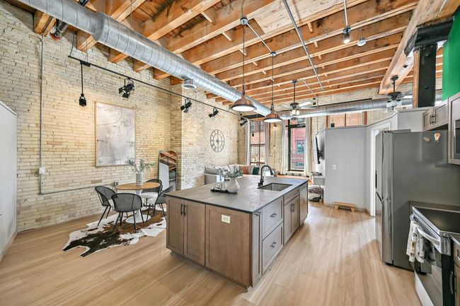 206 - 205 N Water Street, Condo with 2 bedrooms, 2 bathrooms and null parking in Milwaukee WI | Image 8