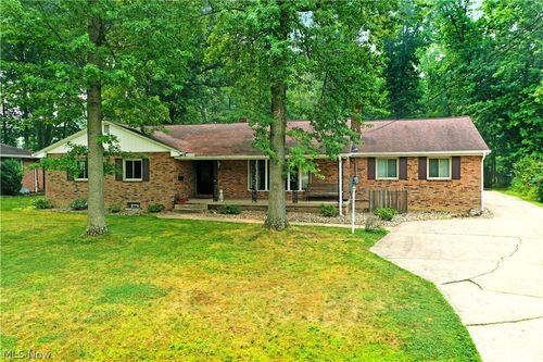 750 Blueberry Hill Dr, Canfield, OH, 44406-1036 | Card Image