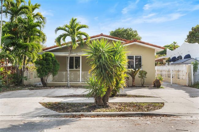 426 Sw 26 Th Rd, House other with 4 bedrooms, 3 bathrooms and null parking in Miami FL | Image 14
