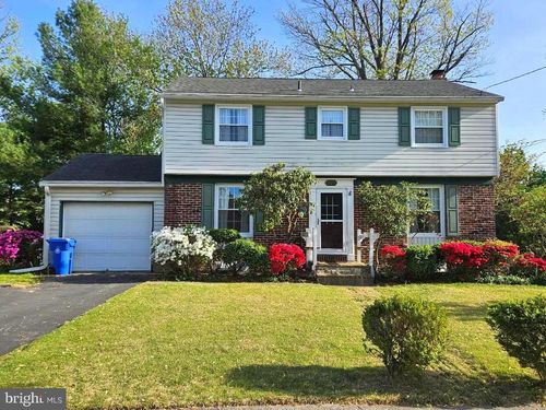 204 Lakeside Dr, GLASSBORO, NJ, 08028-1229 | Card Image