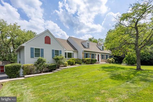 10 Long Dr, Downingtown, PA, 19335-3372 | Card Image