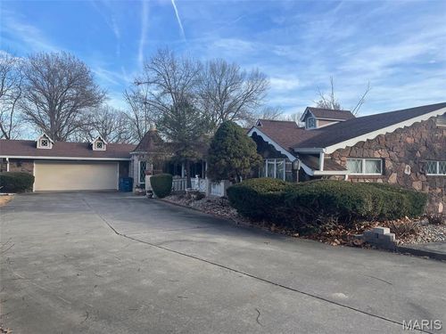 12746 Rolling Hills Dr, Trenton, IL, 62293-1428 | Card Image