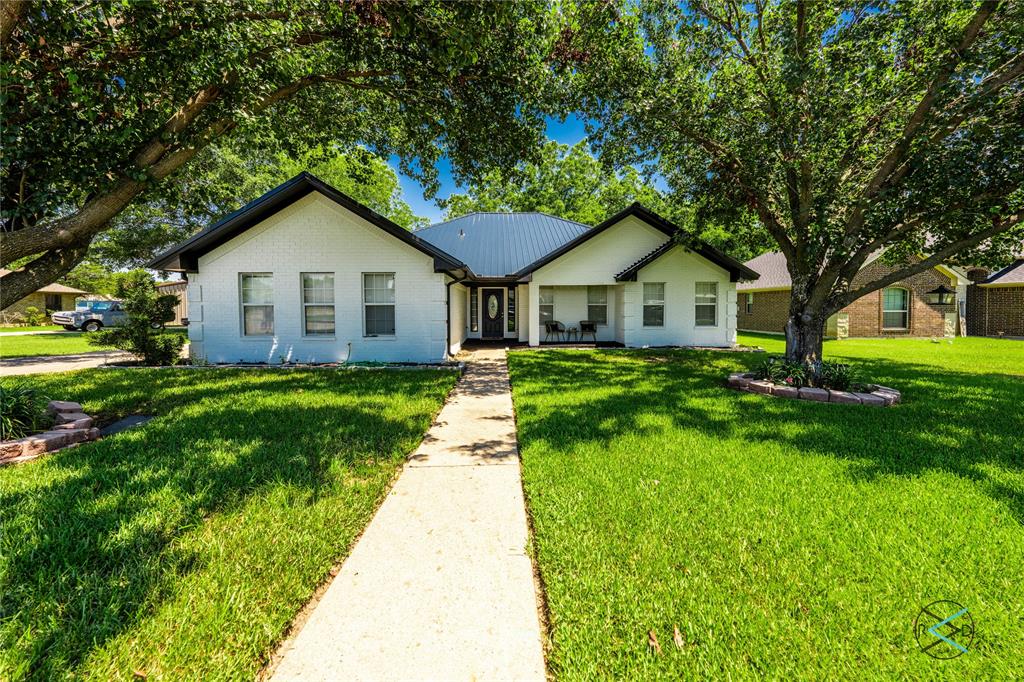 Oneal St, Wills Point, TX 75169