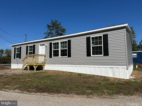 18-1365 Red Hill Rd, New Oxford, PA, 17350-8430 | Card Image