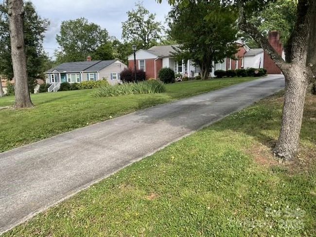 25 - 621 N Craige St, House other with 3 bedrooms, 2 bathrooms and null parking in Salisbury NC | Image 4