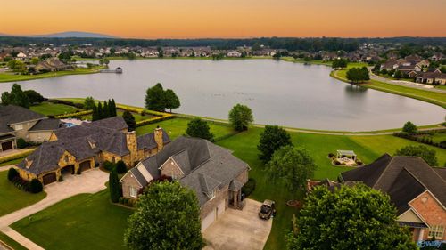 1 Knobcone Ln Sw, Huntsville, AL, 35824-4122 | Card Image