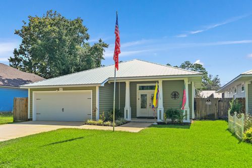 137 Owen St, Niceville, FL, 32578-8053 | Card Image