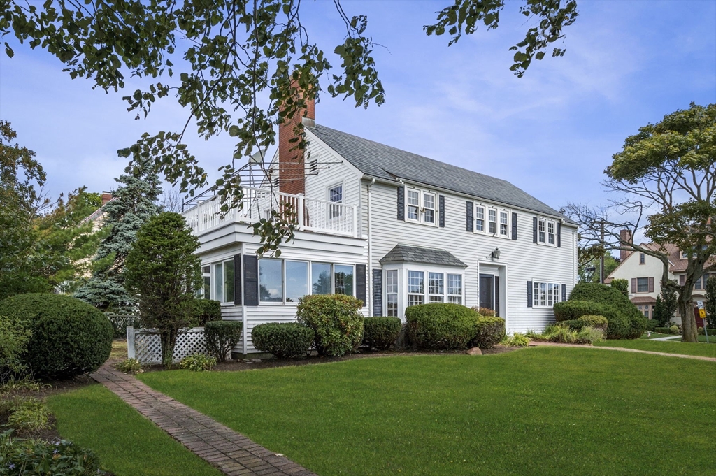 Lynn Shore Dr, Lynn, MA 01902