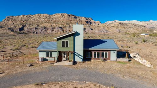 1570 45 1/2 Rd, De Beque, CO, 81630-9633 | Card Image