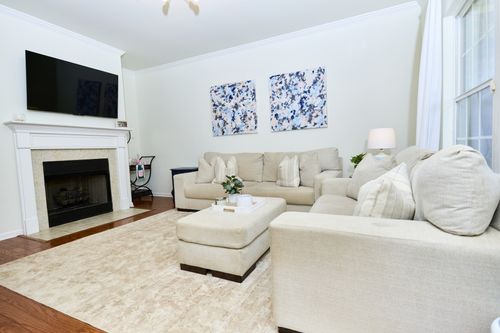 395 Oman St, Nashville, TN, 37203-1285 | Card Image