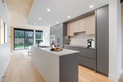 121-310 Salter St, New Westminster, BC, V3M0N7 | Card Image