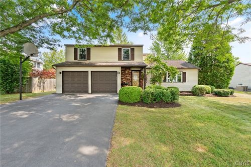 8118 Sloop Dr, Cicero, NY, 13039-9334 | Card Image