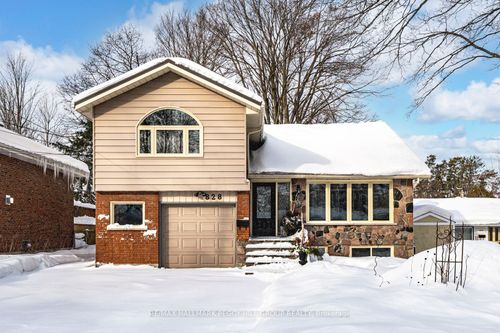 828 Dominion Ave, Midland, ON, L4R1S7 | Card Image