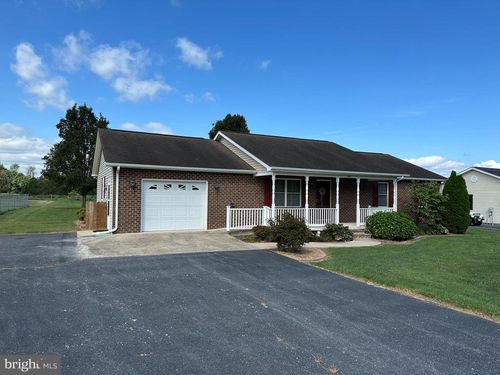 512 Creekside Dr, Luray, VA, 22835-5522 | Card Image