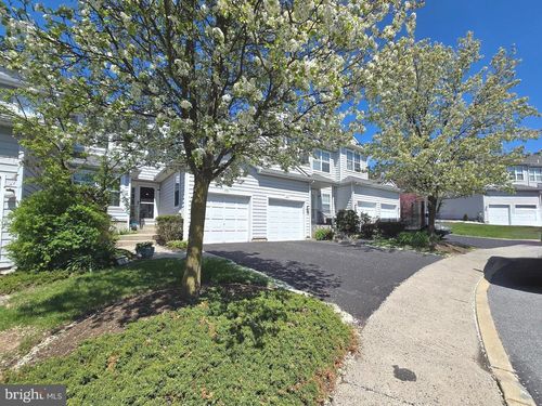 19 Victoria Cir, COLLEGEVILLE, PA, 19426-3924 | Card Image