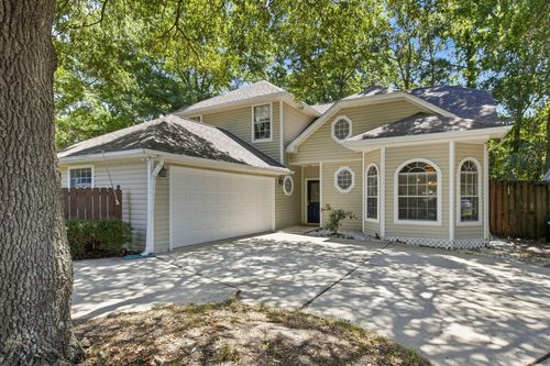 2 Islandview Dr, Mary Esther, FL, 32569-2027 | Card Image