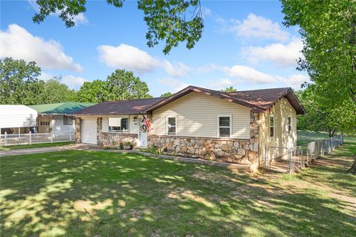 323 W Pine St, Lead Hill, AR, 72644-9560 | Card Image