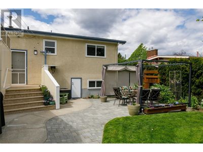 1361 Richmond St, House other with 4 bedrooms, 2 bathrooms and 8 parking in Kelowna BC | Image 3