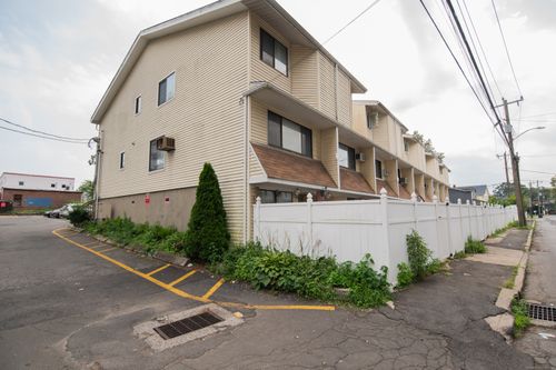 51-51 W Washington Ave, Stamford, CT, 06902-2316 | Card Image