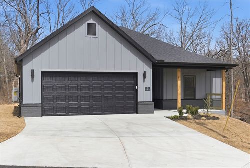 5 Kirkdouglas Ln, Bella Vista, AR, 72715-3513 | Card Image