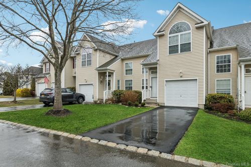 223 Kettles Lane, Brookhaven, NY, 11763 | Card Image