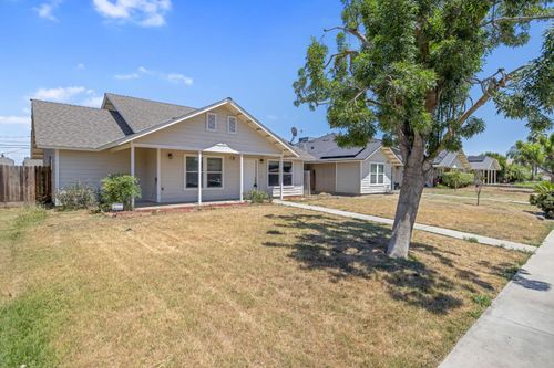 328 S P Street, Dinuba, CA, 93618 | Card Image