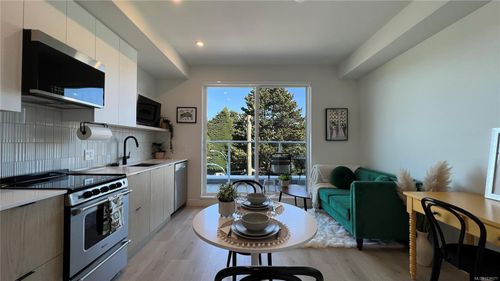 404-1301 Hillside Ave, Victoria, BC, V8T2B3 | Card Image