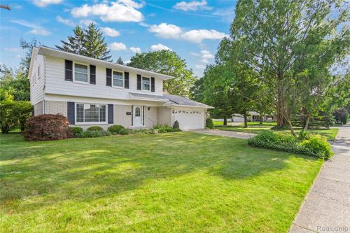 36393 Dardanella St, Livonia, MI, 48152-2859 | Card Image