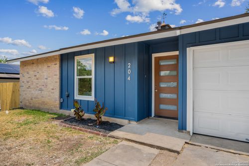 204 Green Mdws, Converse, TX, 78109-2504 | Card Image