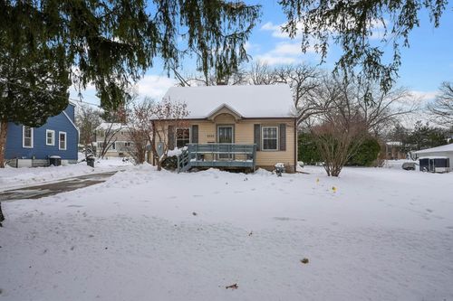 2523 Cedar Heights Dr, Cedar Falls, IA, 50613-6025 | Card Image