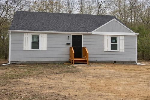 5105 Rinker Rd, Kansas City, MO, 64129-2303 | Card Image