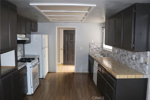 7864 Newhall Ave, Hesperia, CA, 92345 | Card Image