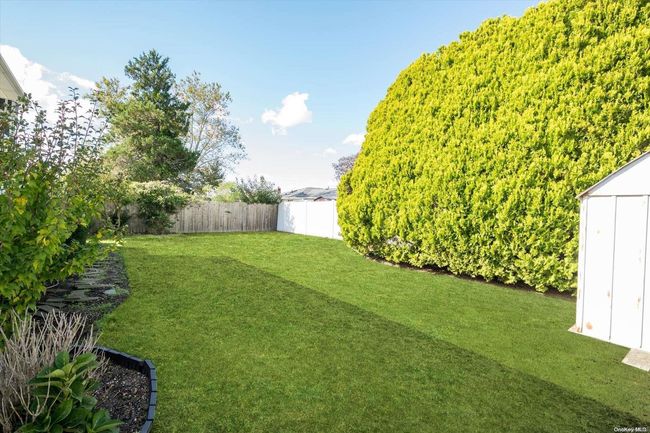 97 Lockwood Ave, House other with 3 bedrooms, 2 bathrooms and null parking in Farmingdale NY | Image 18