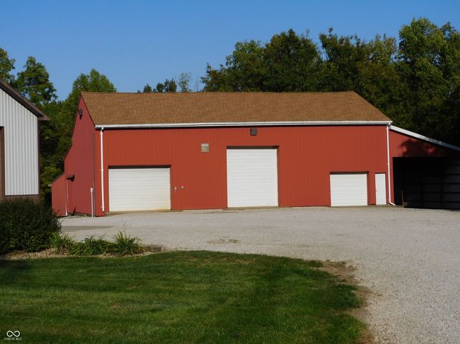 view of detached garage | Image 4