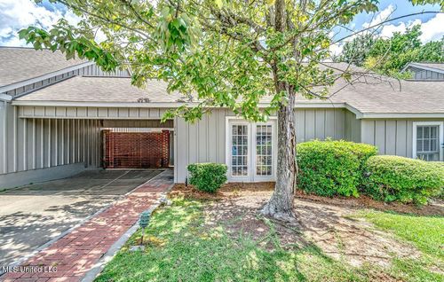 114 River Pl, Jackson, MS, 39211-3019 | Card Image