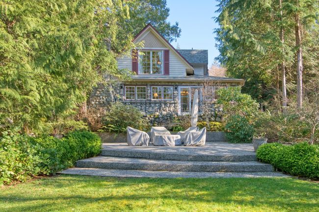 5487 Brooks Road, House other with 4 bedrooms, 4 bathrooms and 6 parking in Halfmoon Bay BC | Image 1