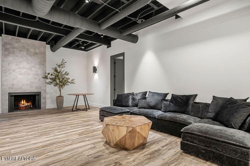 4406 Long Rifle Rd, Sevierville, TN, 37862 | Card Image